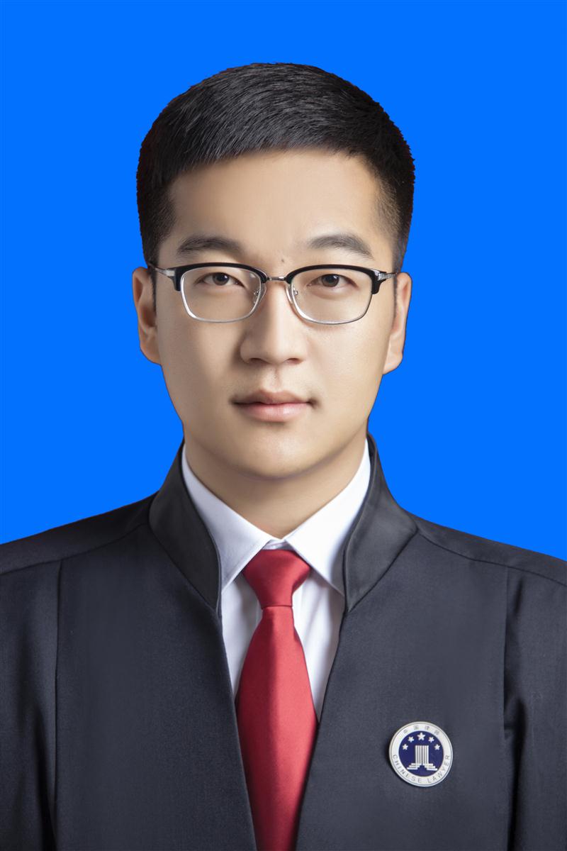 王鑫  